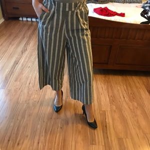 Flowy, High waisted dressy striped capris